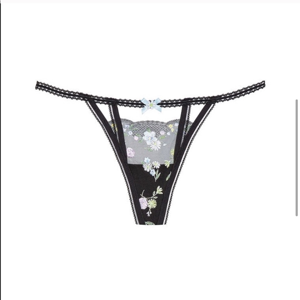 For love and lemons 🍋 daisy thong